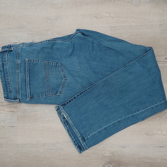 Women's Lucky Brand Jeans, 16/33 regular in Sweet Straight medium wash, mid-rise - Picture 5 of 7